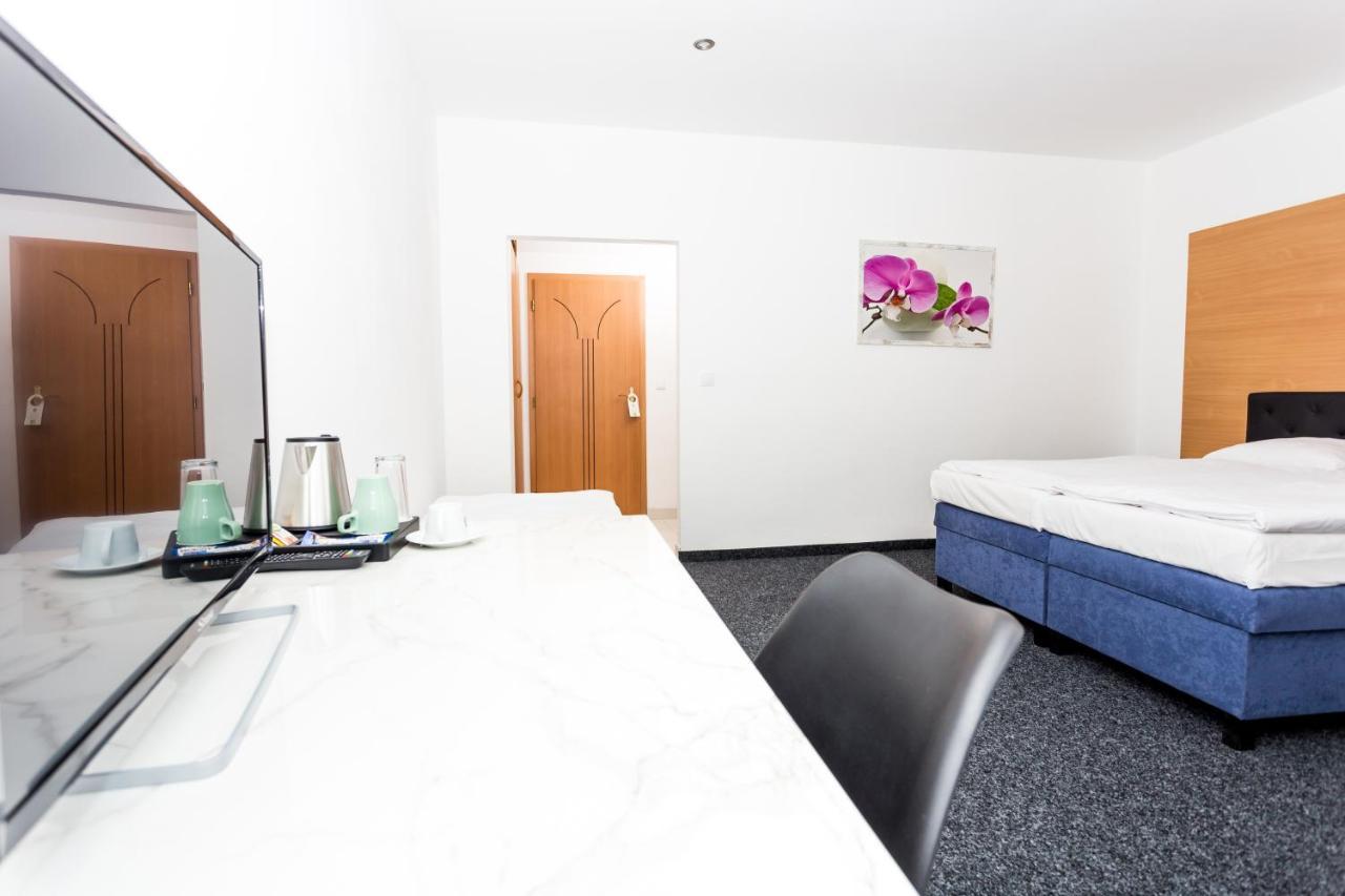 Hotel Joker Obrnice Экстерьер фото
