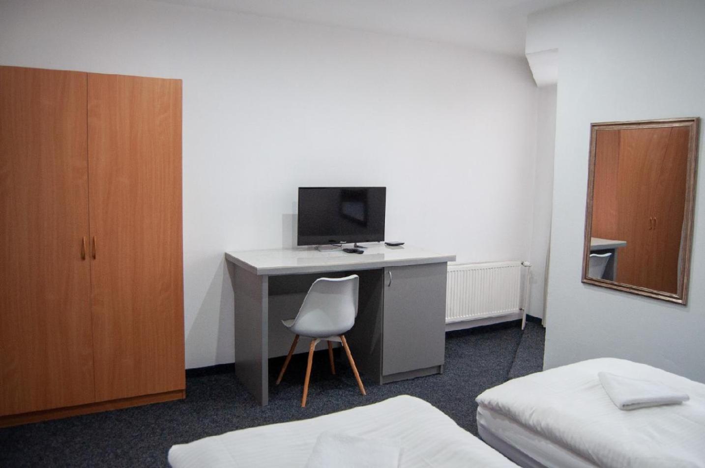 Hotel Joker Obrnice Экстерьер фото
