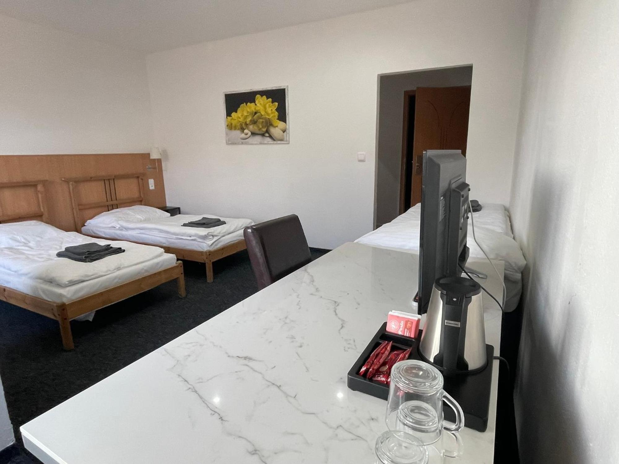Hotel Joker Obrnice Экстерьер фото